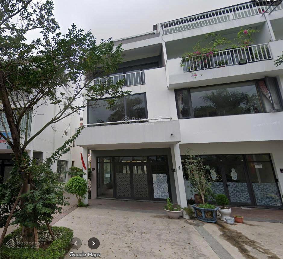 Chính chủ cần bán gấp căn liền kề xẻ khe 3 thoáng little việt nam 3 thoáng view hồ  hùng thắng