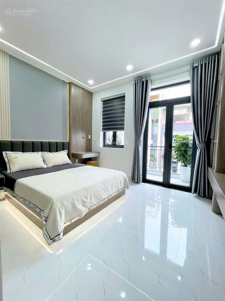 Bán nhà sát trường học nguyễn văn thệ q12 ( chạy về gò vấp 5p