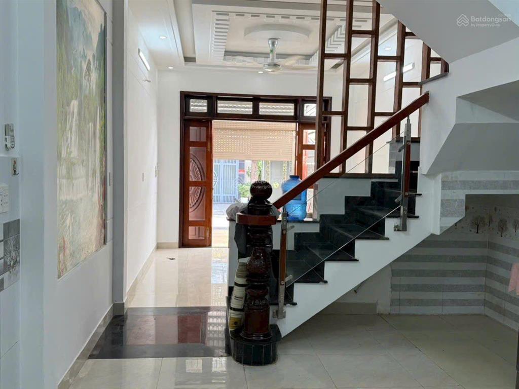 Chủ cần bán nhà mặt tiền kinh doanh buôn bán đa ngành nghề