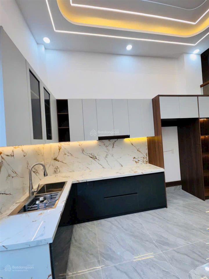 Bán nhà sát chung cư picty q12, chạy sang các quận trung rất thuận tiện