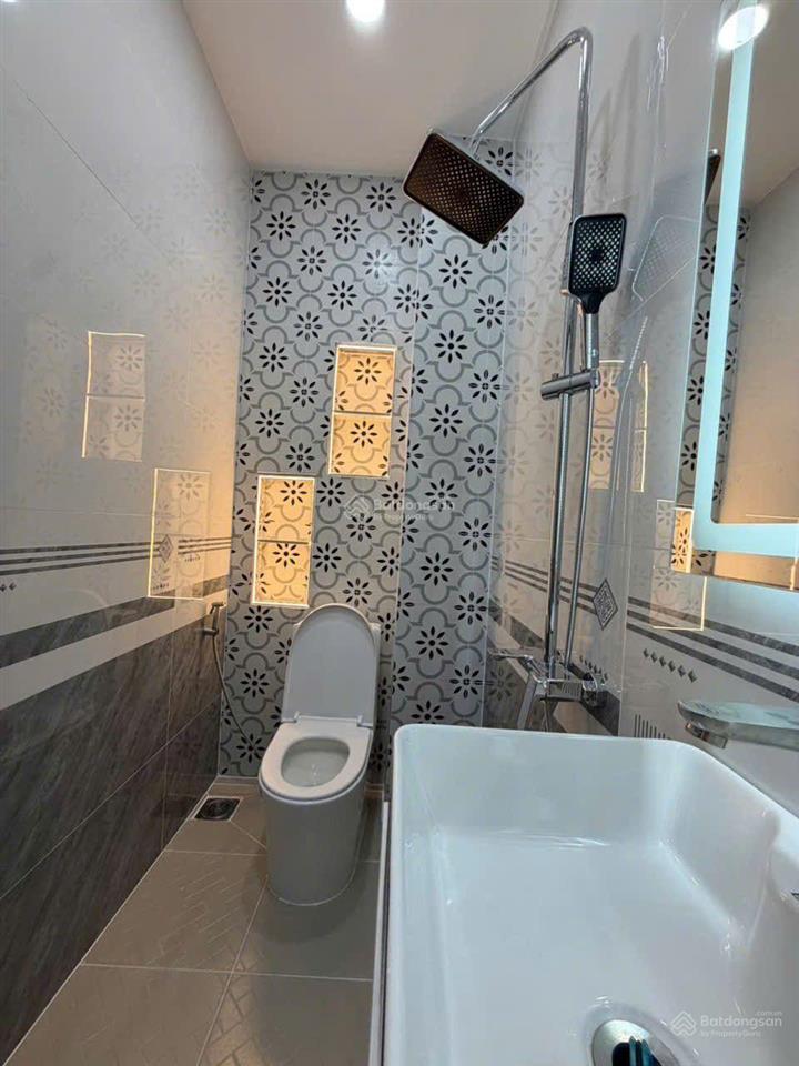 Bán nhà sát chung cư picty q12, chạy sang các quận trung rất thuận tiện