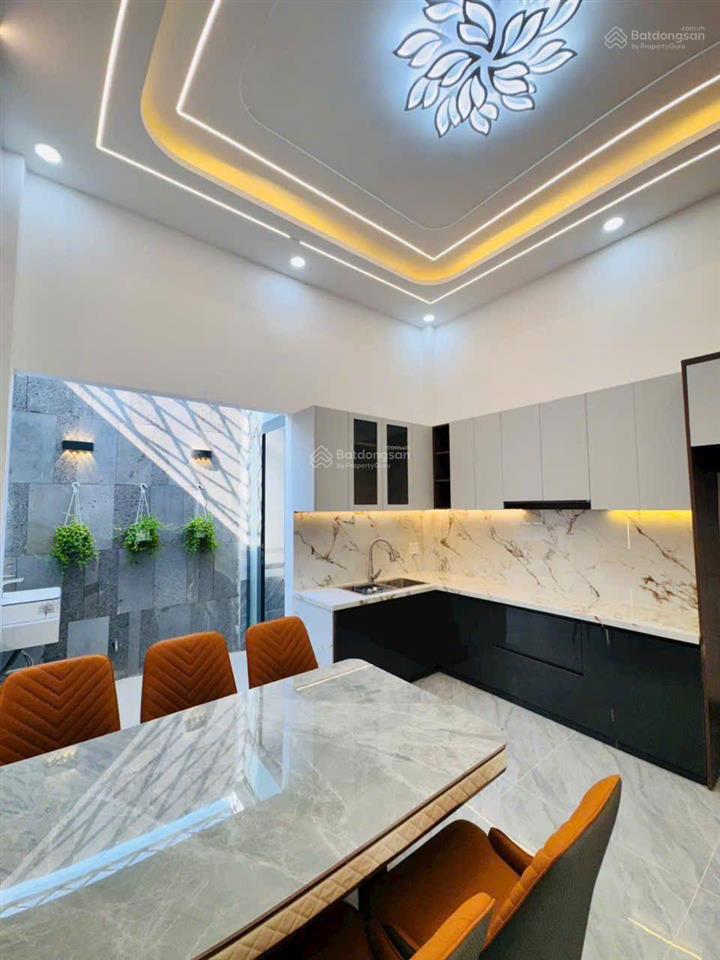 Bán nhà sát chung cư picty q12, chạy sang các quận trung rất thuận tiện
