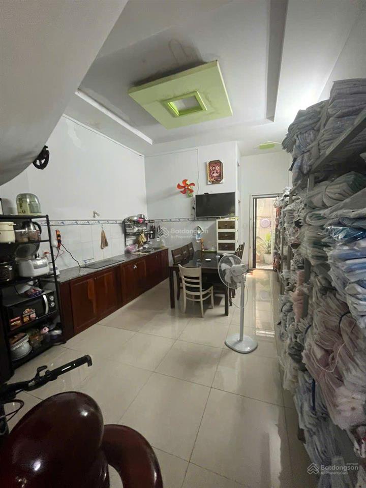 Bán nhà chính chủ 80m, sát trường cao đẳng điện lực q12