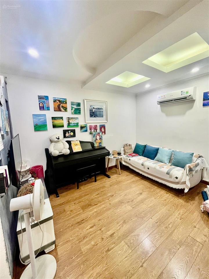 Cho thuê hưng vượng 2, 71m 2pn 1wc full nt, 10tr/tháng  0905 134 *** hiếu