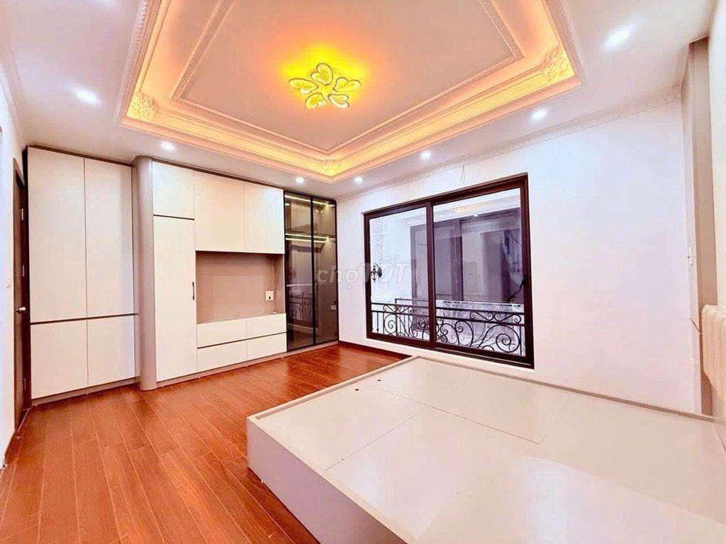 Xuân Đỉnh Ngoại Giao Đoàn 35m2 mt5m 5T thang máy, chủ chào hơn8đ có tl