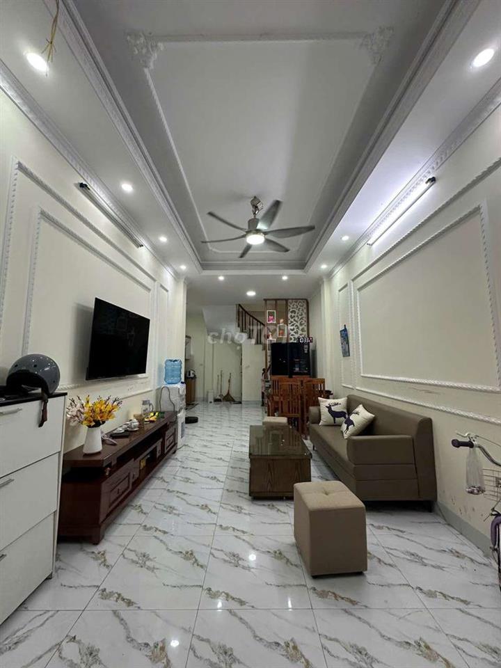 Gấp - Hồ Tùng Mậu 40m2 x 5 tầng nhà dân, nở hậu, full nội thất, hơn 9đ