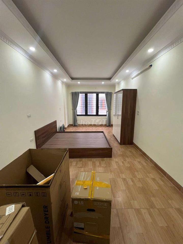 Gấp - Hồ Tùng Mậu 40m2 x 5 tầng nhà dân, nở hậu, full nội thất, hơn 9đ