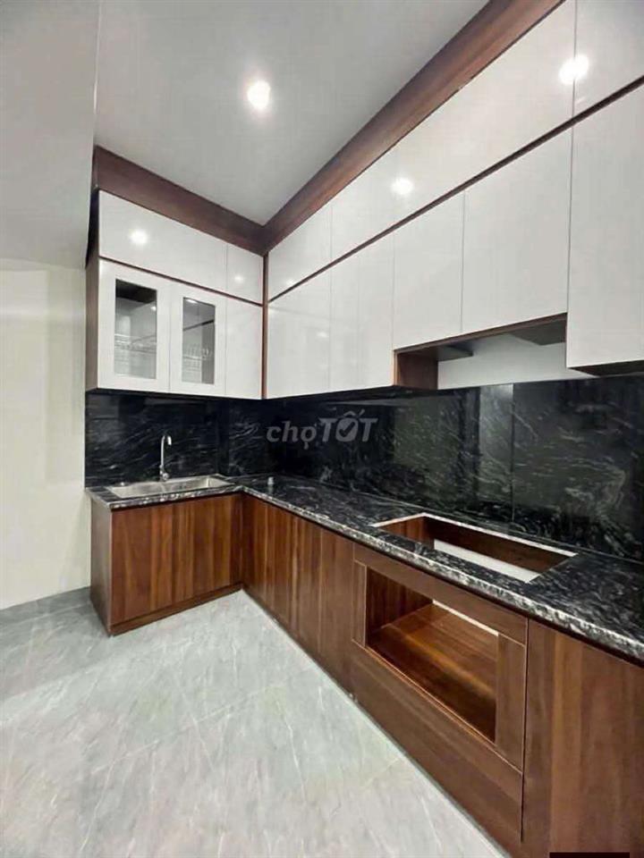 Hơn 7đ - nhà Cầu Giấy 30m2 x 5 tầng - nhà dân ở, ngõ thoáng, 30m ô tô