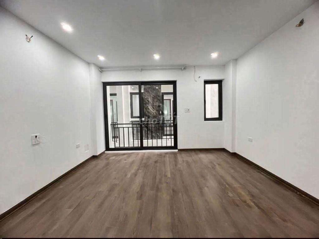 Hơn 7đ - nhà Cầu Giấy 30m2 x 5 tầng - nhà dân ở, ngõ thoáng, 30m ô tô