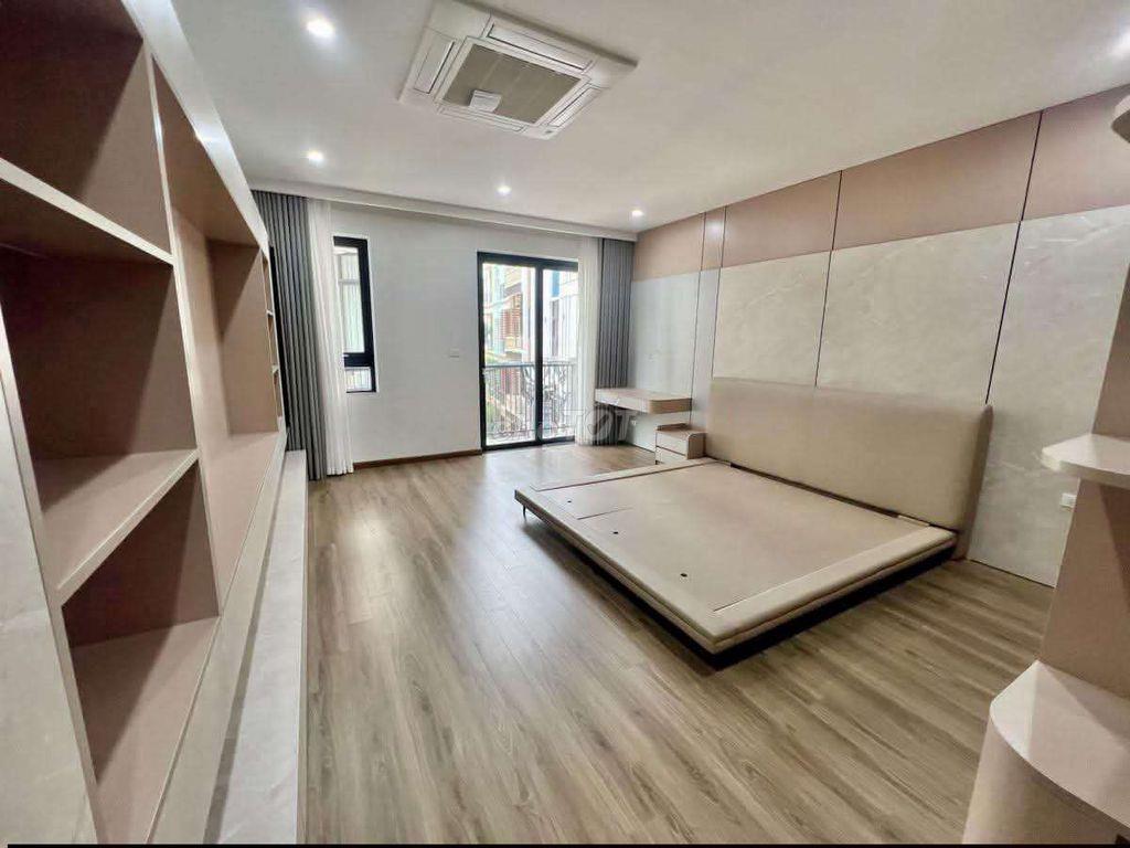 Chỉ 17 tỷ - nhà Trần Quốc Hoàn 40m2 x 7 tầng thang máy xây mới full đồ
