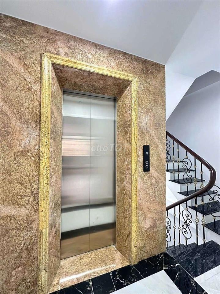 Hơn 9đ - TT Cầu Giấy 40m2 x 6T thang máy, ngõ thông, lô góc 2 thoáng.