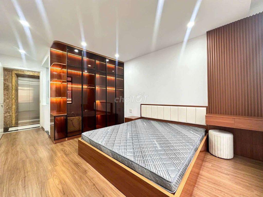 Hơn 9đ - TT Cầu Giấy 40m2 x 6T thang máy, ngõ thông, lô góc 2 thoáng.
