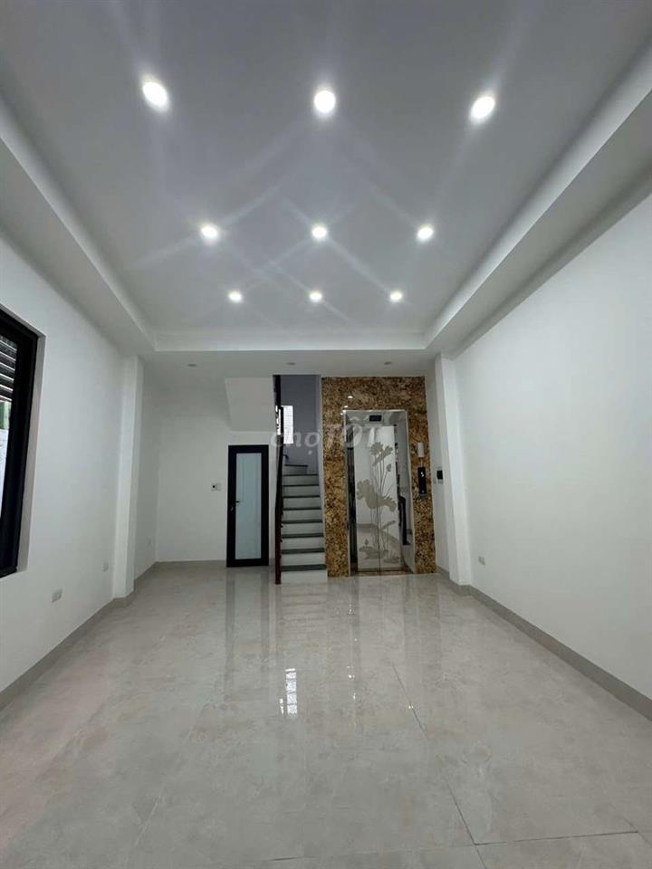 Hơn 9đ - TT Cầu Giấy 40m2 x 6T thang máy, ngõ thông, lô góc 2 thoáng.