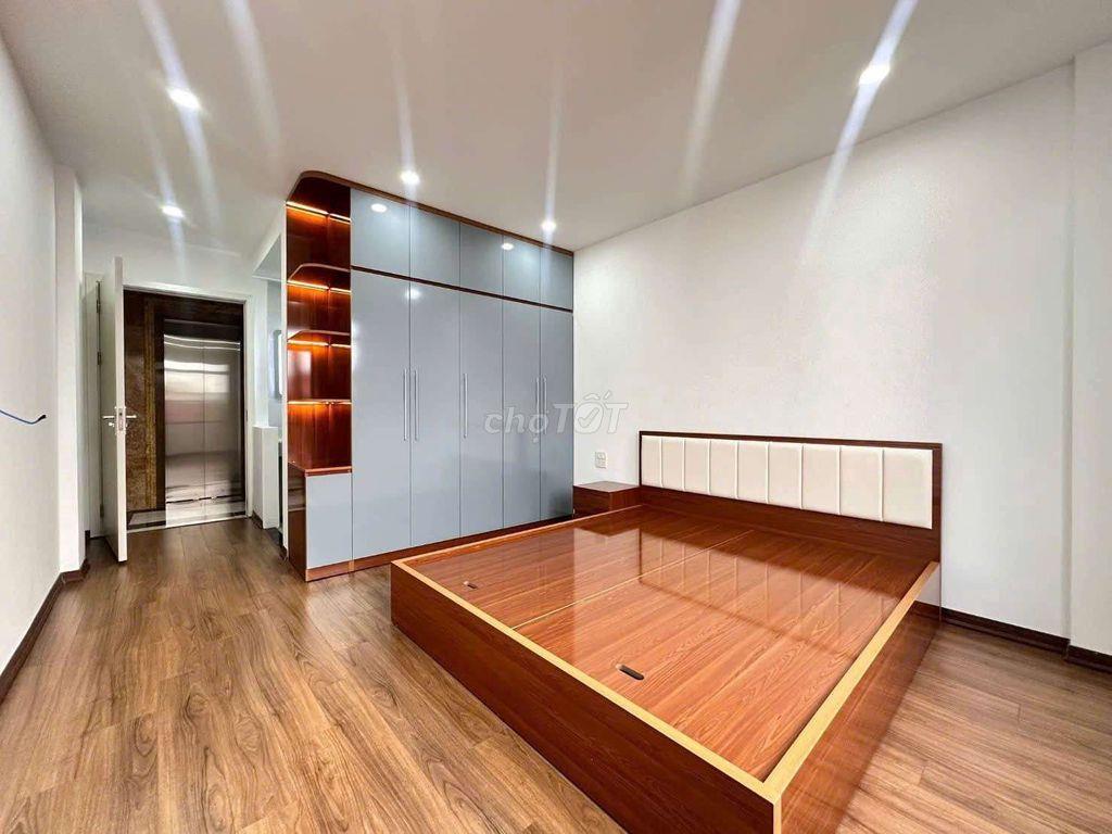 Hơn 9đ - TT Cầu Giấy 40m2 x 6T thang máy, ngõ thông, lô góc 2 thoáng.