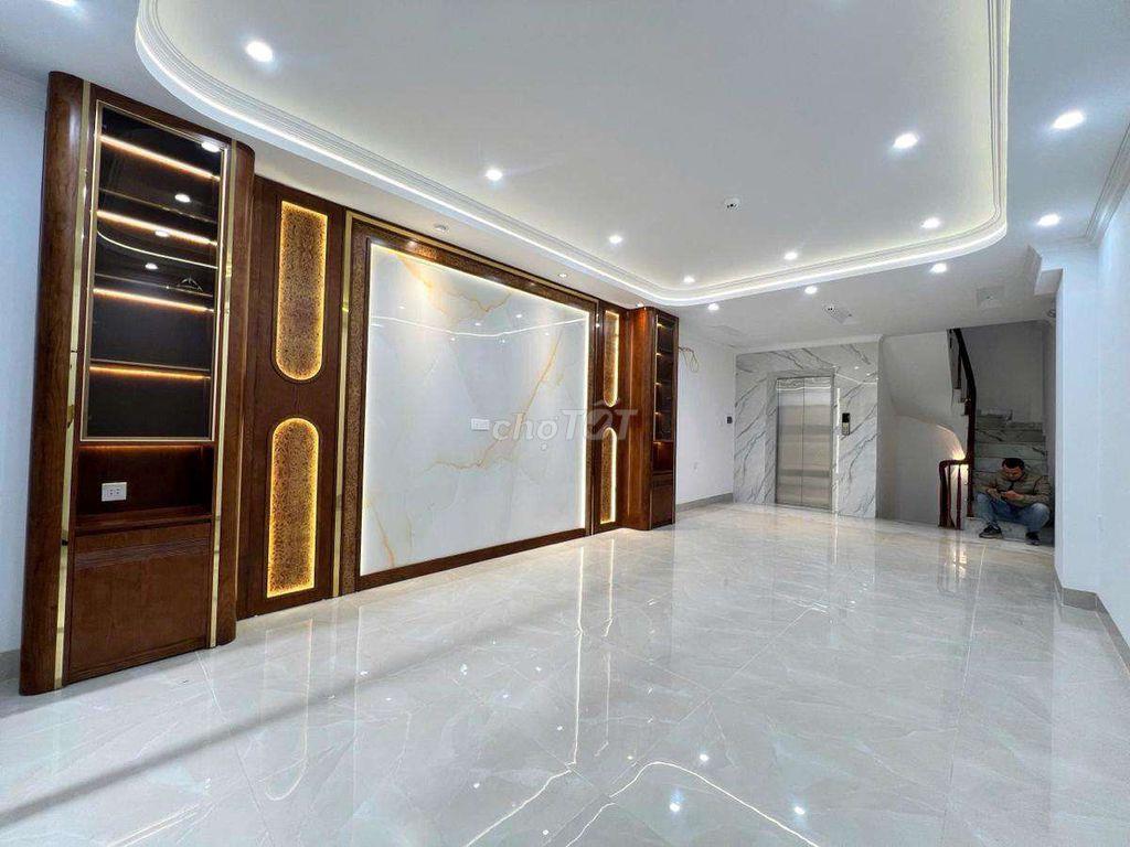 Phân Lô Trần Quốc Hoàn / Cầu Giấy - 40m2 x 7T thang máy, ô tô tránh,KD