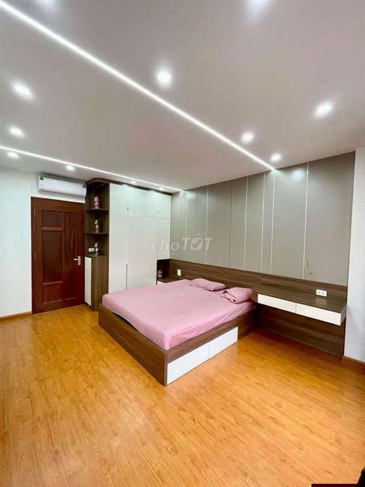 chỉ 7 tỷ - Nhà TT Cầu Giấy 30m2 x 5T dân xây, 2 mặt thoáng.