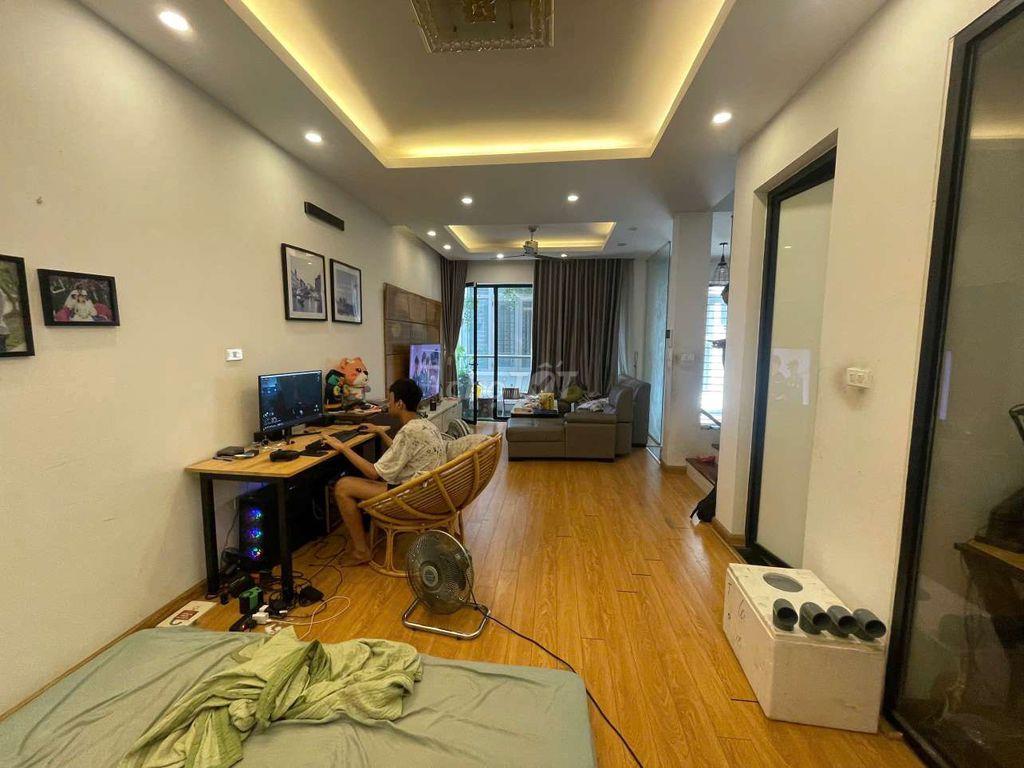 Phân Khúc Hiếm Xuân La - 50m2 x 4 Tầng dân xây, mt6m ô tô đỗ cửa.