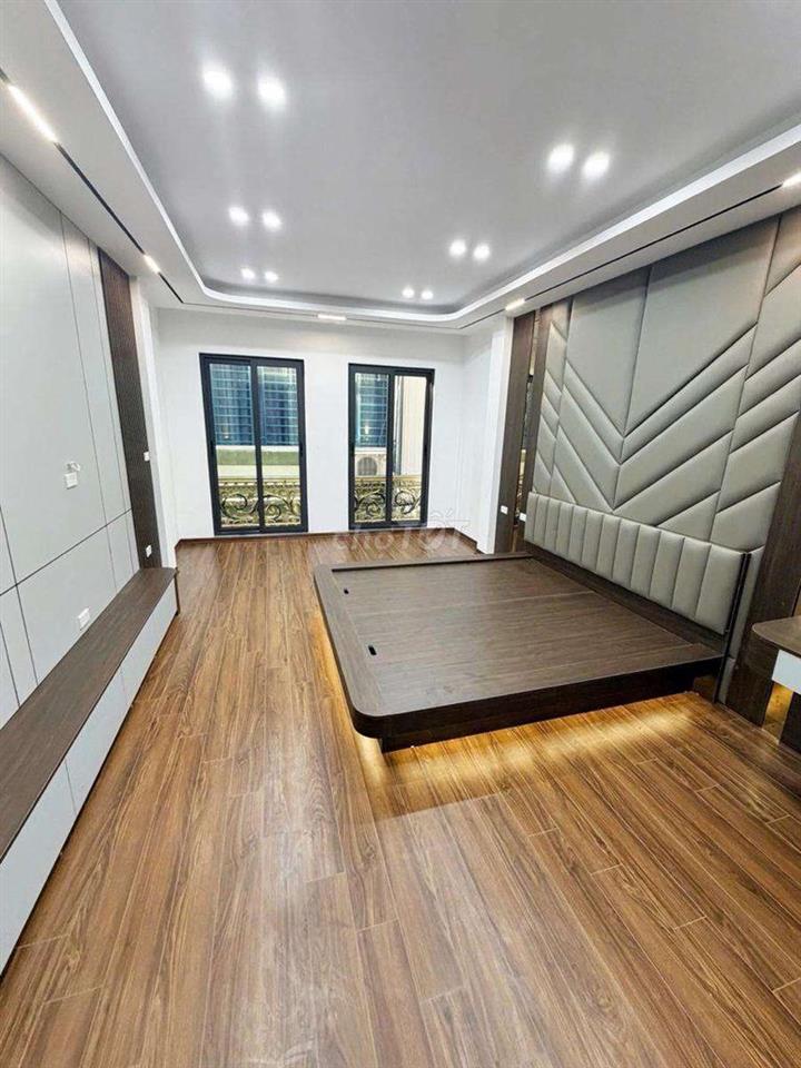 Cực Hiếm Xuân Đỉnh - 40m2 x7 tầng mt4m thang máy - lô góc, ô tô đỗ cửa
