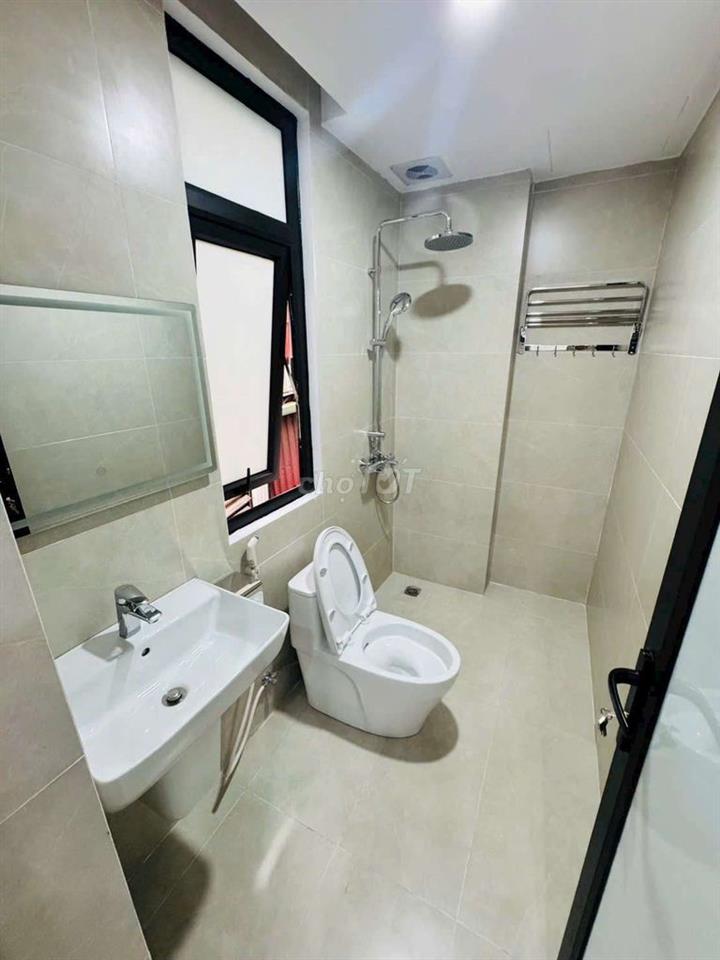 Hiếm - Dịch Vọng Hậu 40m2 x 6 tầng thang máy xây mới - lô góc hơn 9đ