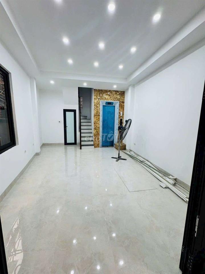 Hiếm - Dịch Vọng Hậu 40m2 x 6 tầng thang máy xây mới - lô góc hơn 9đ