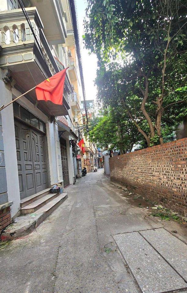 hơn 7 tỷ - TT Cầu Giấy lô góc 2 thoáng 35m2 x 4 tầng dân xây, cực hiếm