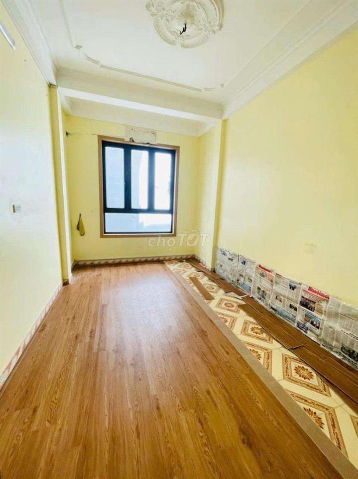 chỉ 9đ - TT Cầu Giấy / Nguyễn Khánh Toàn 45m2 5 tầng mt6m ô tô cực gần