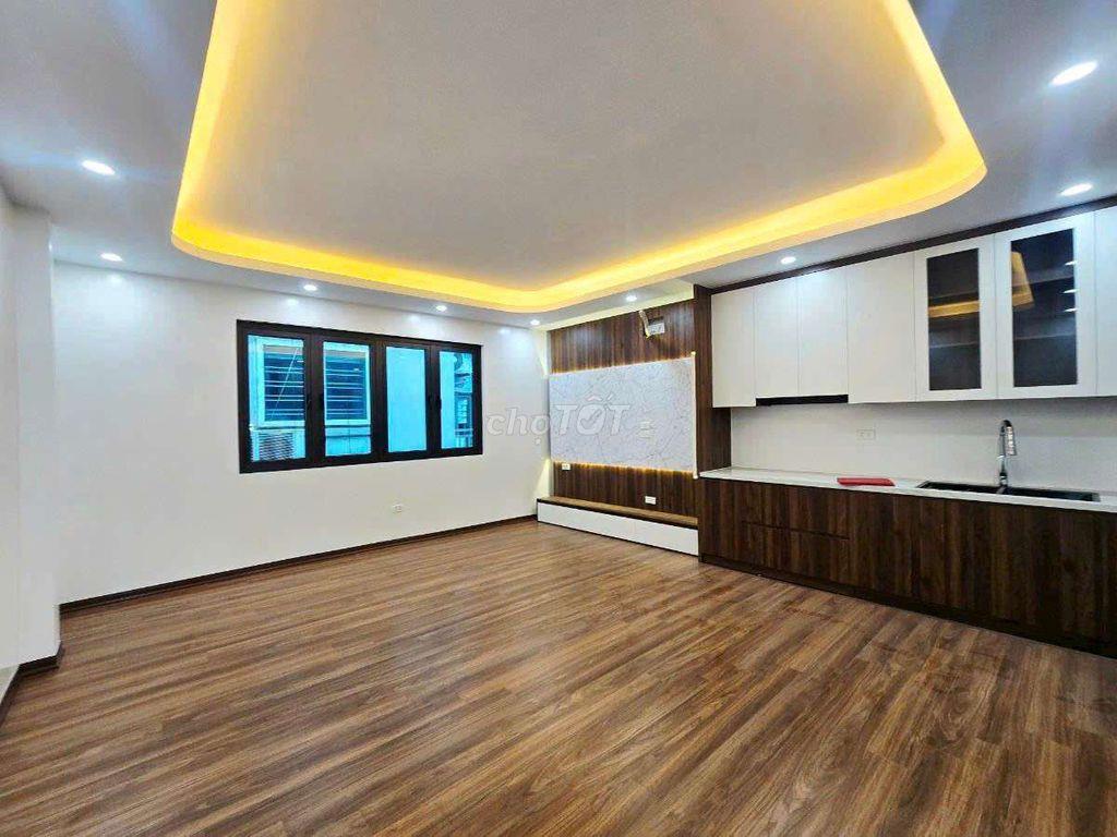 TT Cầu Giấy -10m ra mặt phố - 40m2 6 tầng thang máy xây mới - mt rộng
