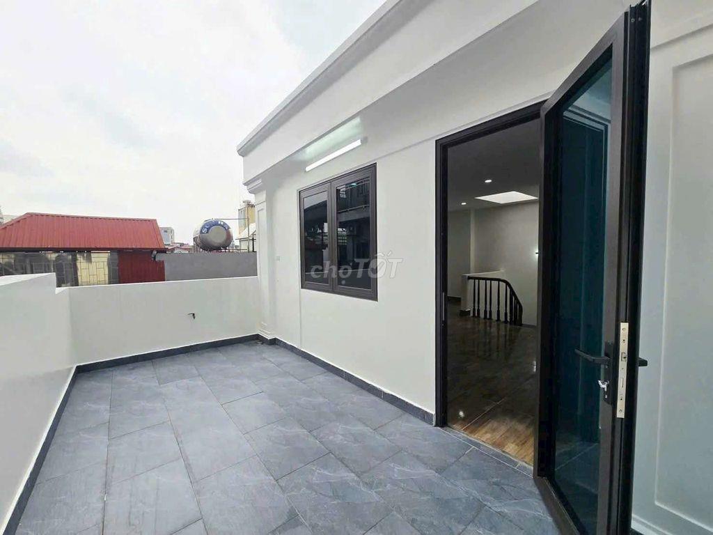 TT Cầu Giấy -10m ra mặt phố - 40m2 6 tầng thang máy xây mới - mt rộng