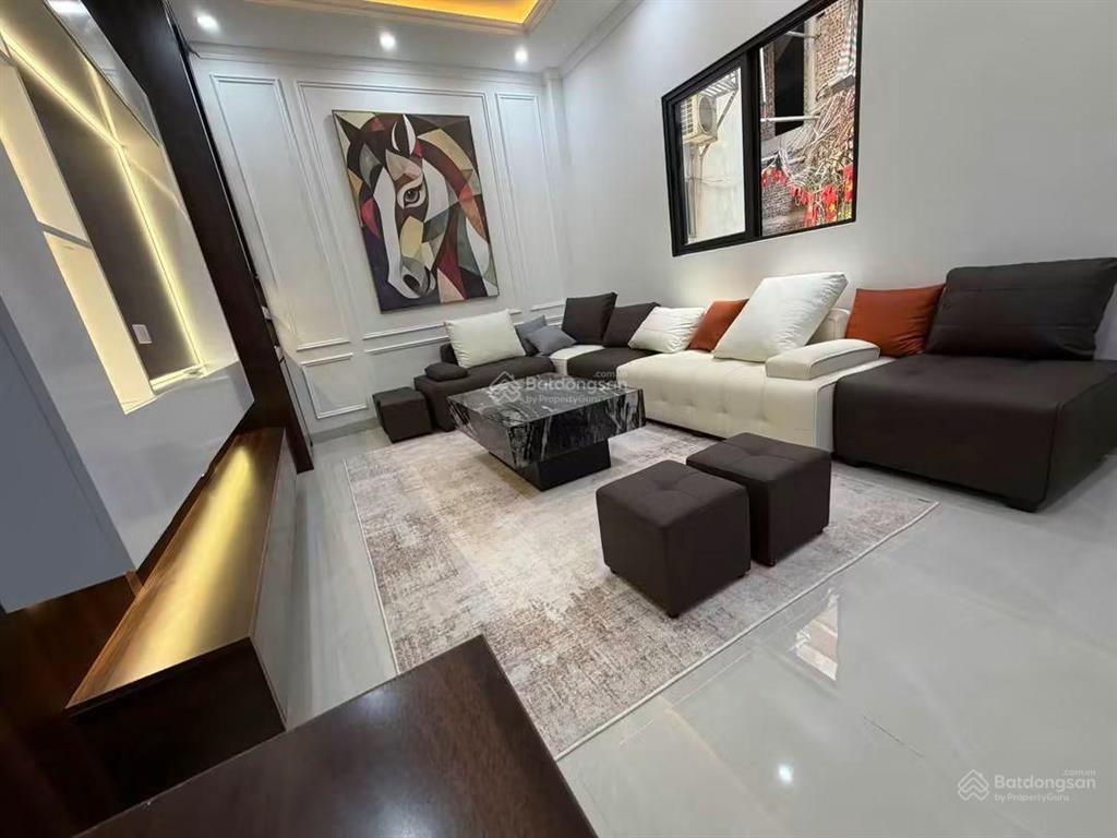 8,8tỷ  nhà hoàng quốc việt, 52m2, 3 tầng mt 5.5m, trung tâm, full tiện ích