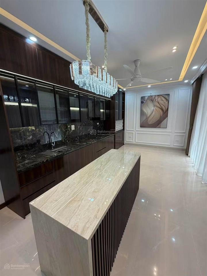 8,8tỷ  nhà hoàng quốc việt, 52m2, 3 tầng mt 5.5m, trung tâm, full tiện ích