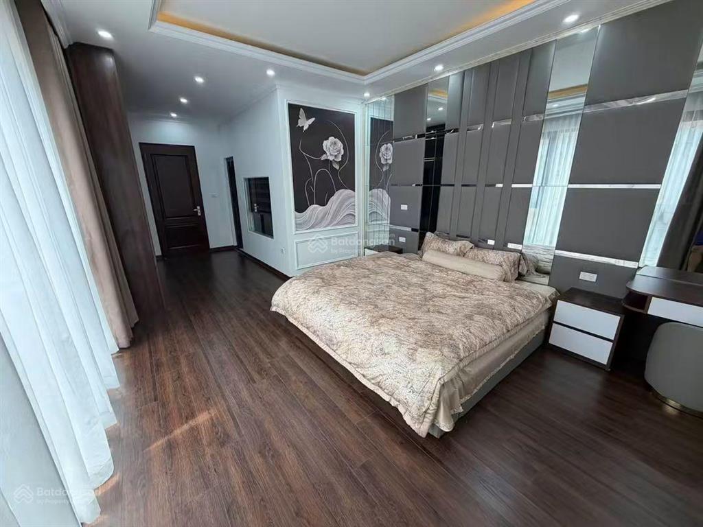 8,8tỷ  nhà hoàng quốc việt, 52m2, 3 tầng mt 5.5m, trung tâm, full tiện ích