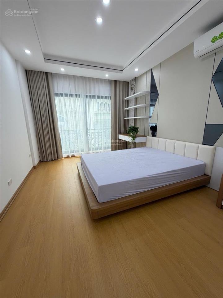 9,2 tỷ  nhà cầu giấy, 45m2, 6 tầng, thang máy, kinh doanh