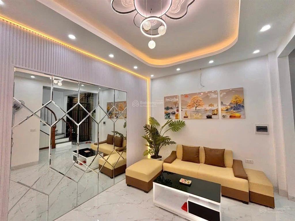 Thọ lão  hai bà trưng nhà 30m² 5 tầng mới hơn 8 tỷ