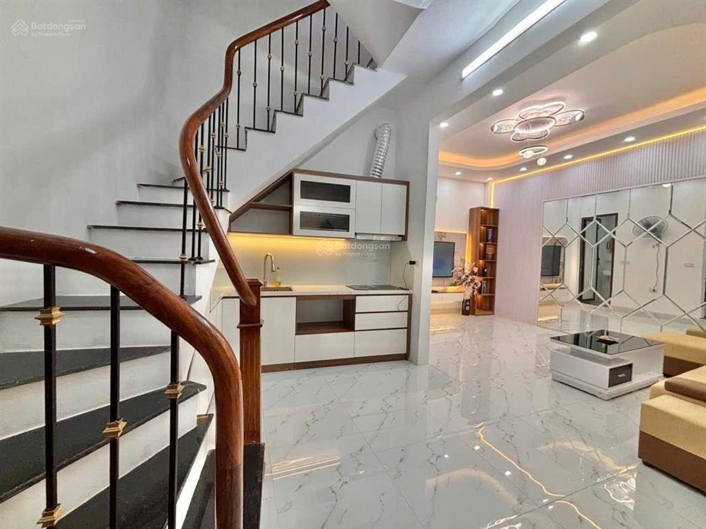 Thọ lão  hai bà trưng nhà 30m² 5 tầng mới hơn 8 tỷ