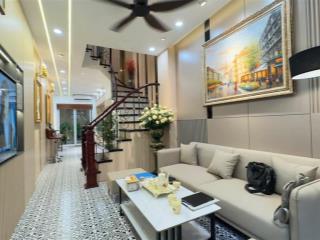 Cảm hội  hai bà trưng 5 tầng 6 ngủ  full nội thất  ô tô đỗ cửa