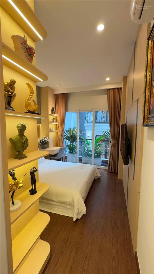 Cảm hội  hai bà trưng 5 tầng 6 ngủ  full nội thất  ô tô đỗ cửa