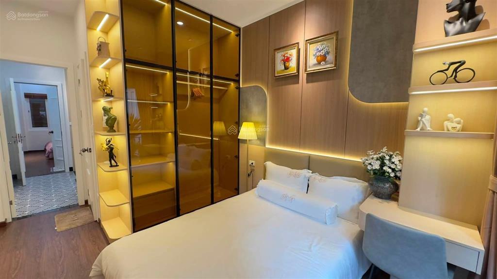 Cảm hội  hai bà trưng 5 tầng 6 ngủ  full nội thất  ô tô đỗ cửa