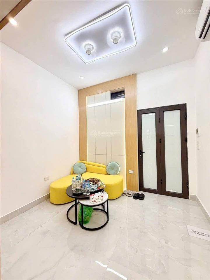 Hơn 2 tỷ nhà xinh lò đúc full nội thất đẹp