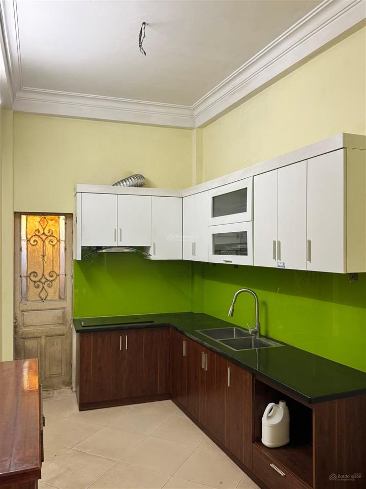 Hơn 8 tỷ ngõ quỳnh  hai bà trưng  nhà đẹp ngõ thông  tài chính thanh khoản  dt 34m², sổ đỏ đẹp