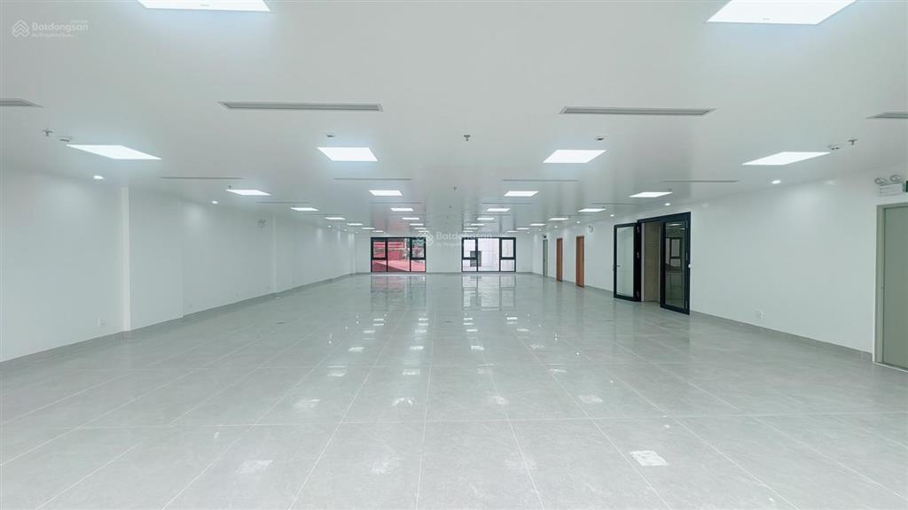 Bán nhà mặt phố trần khát chân, 180m x 8 tầng thang máy, vỉa hè 3m, kinh doanh sầm uất, giá 9x tỷ