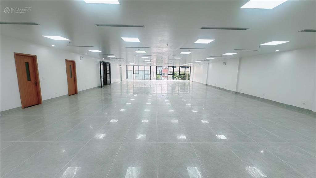Bán nhà mặt phố trần khát chân, 180m x 8 tầng thang máy, vỉa hè 3m, kinh doanh sầm uất, giá 9x tỷ