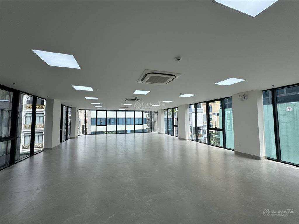 Bán tòa nhà phố hòa mã 100m x 8 tầng thang máy, mặt tiền 8m, vỉa hè rộng thoáng kinh doanh