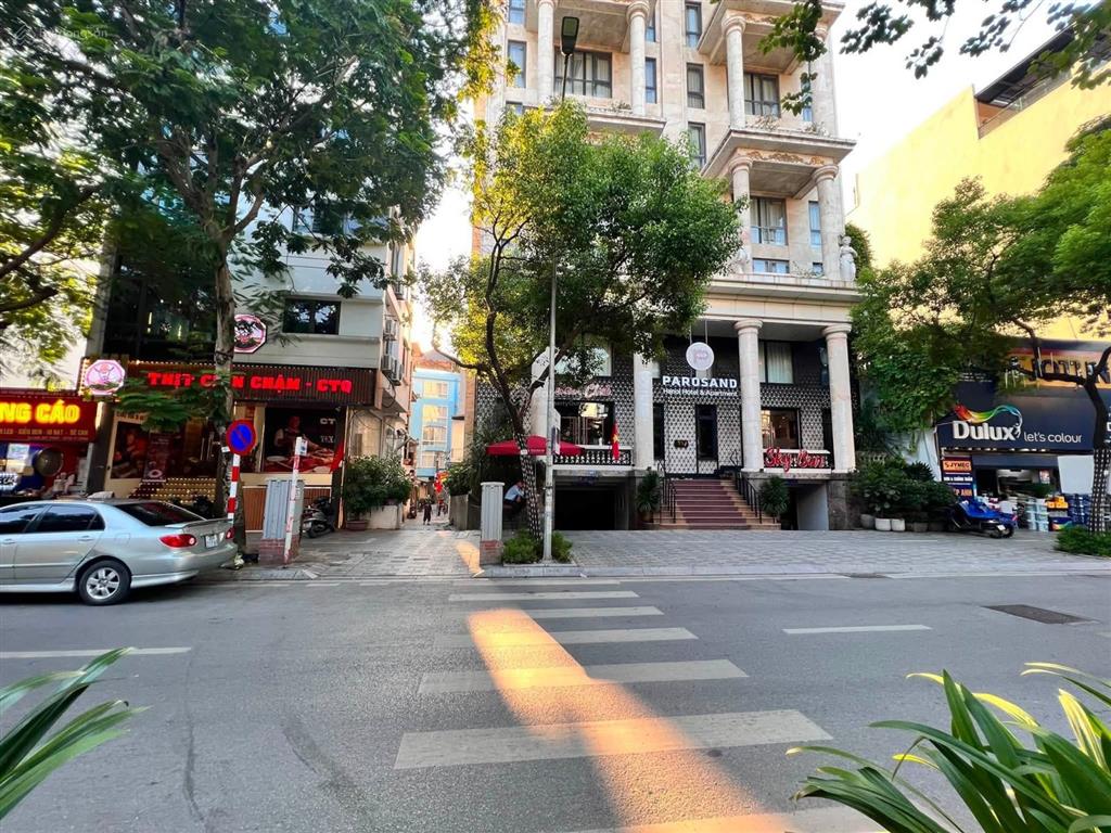 Cần bán tòa văn phòng mặt phố triệu việt vương 200m x 10 tầng hoàn công đầy đủ, mặt tiền 10m