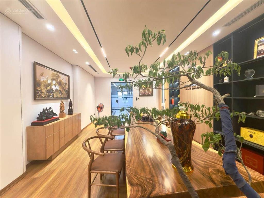 Bán nhà phân lô ô tô vào nhà nguyễn văn trỗi, 50m x 5 tầng lô góc, giá 13.5 tỷ