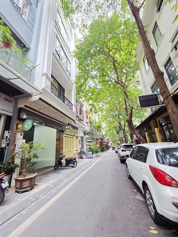 Bán nhà phân lô ô tô vào nhà nguyễn văn trỗi, 50m x 5 tầng lô góc, giá 13.5 tỷ