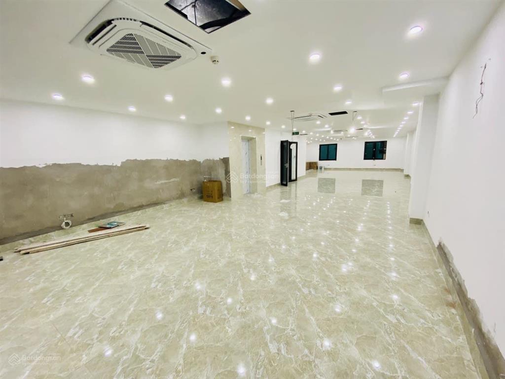 Bán tòa văn phòng, mặt phố kđt trung hòa  nhân chính, 10 tầng thang máy, 250m, dòng tiền 10%/năm