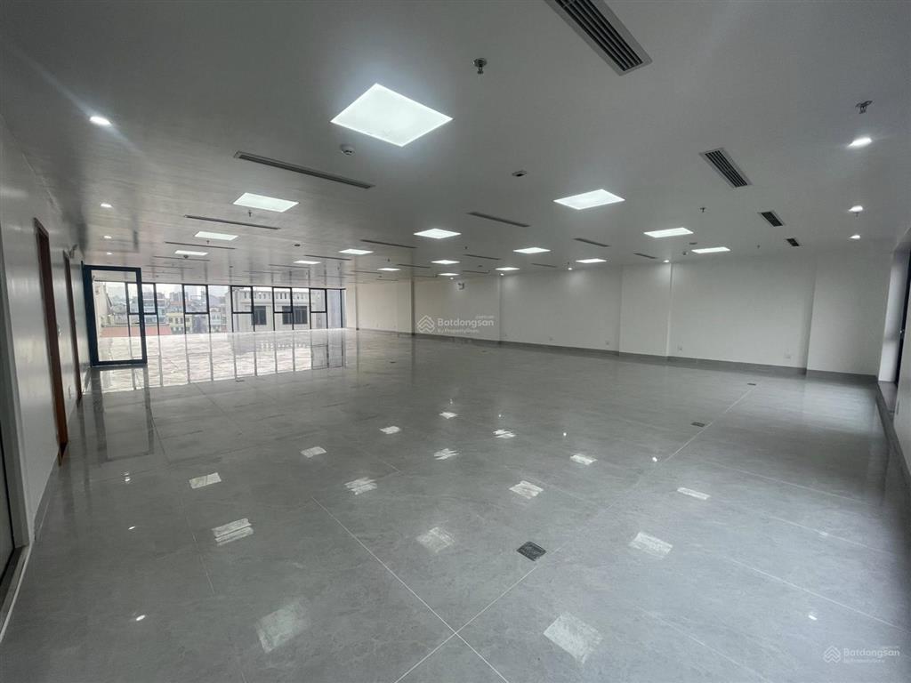 Bán tòa văn phòng khách sạn, âu cơ nghi tàm 150m x 10 tầng thang máy, mặt tiền 9m view hồ tây,