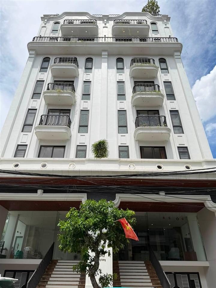 Bán tòa văn phòng khách sạn, âu cơ nghi tàm 150m x 10 tầng thang máy, mặt tiền 9m view hồ tây,
