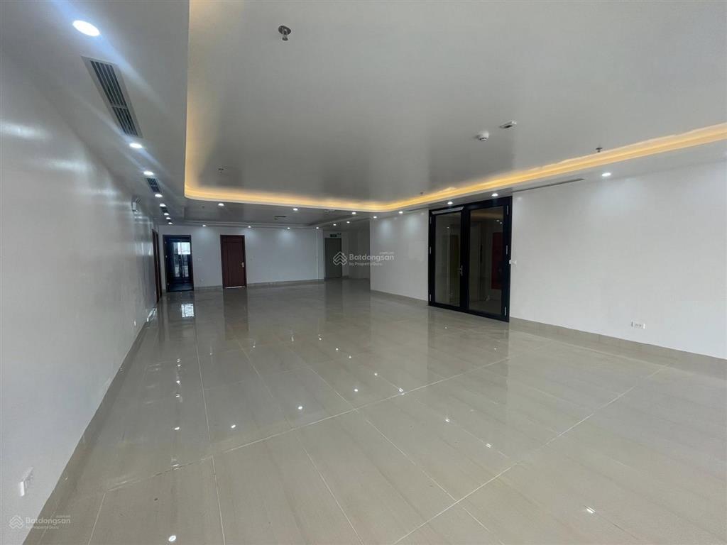 Bán tòa nhà văn phòng dịch vụ, mặt phố nguyễn thị định, 200m, 10 tầng, dòng tiền 5 tỷ/năm