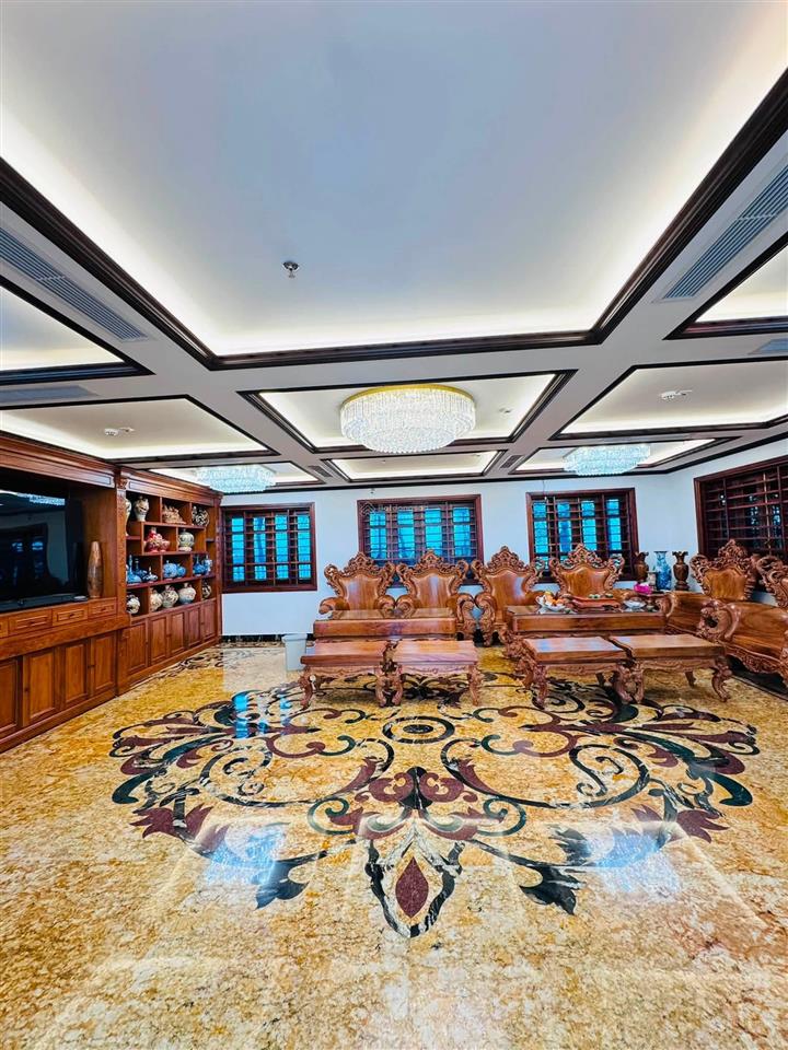 Bán tòa nhà văn phòng dịch vụ, mặt phố nguyễn thị định, 200m, 10 tầng, dòng tiền 5 tỷ/năm